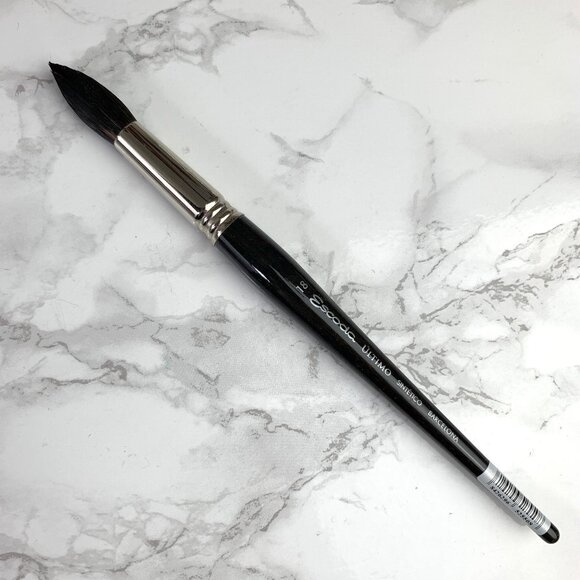 Escoda Ultimo Paint Brush - Size 18 - Picture 1 of 5
